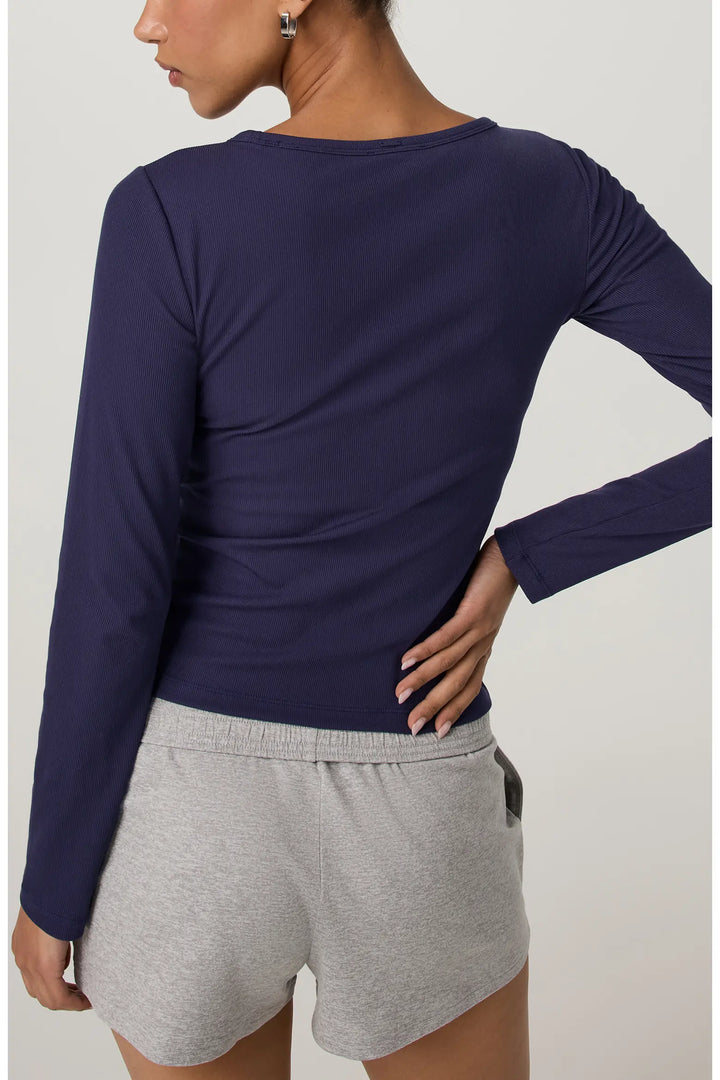 Vuori - Long Sleeve Pose Subtle Scoop