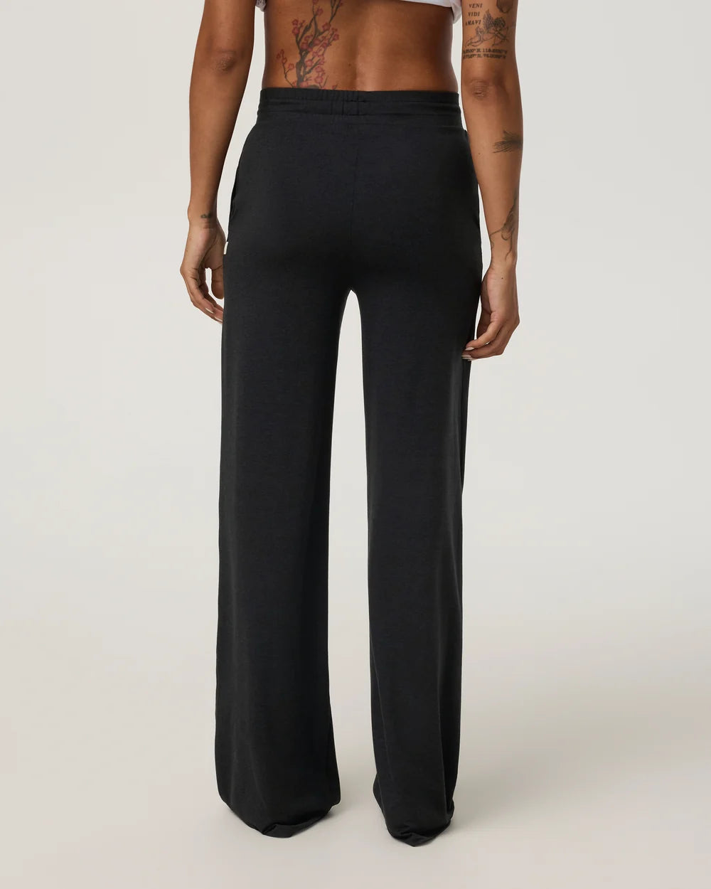 Vuori - Halo Essential Wideleg Pant