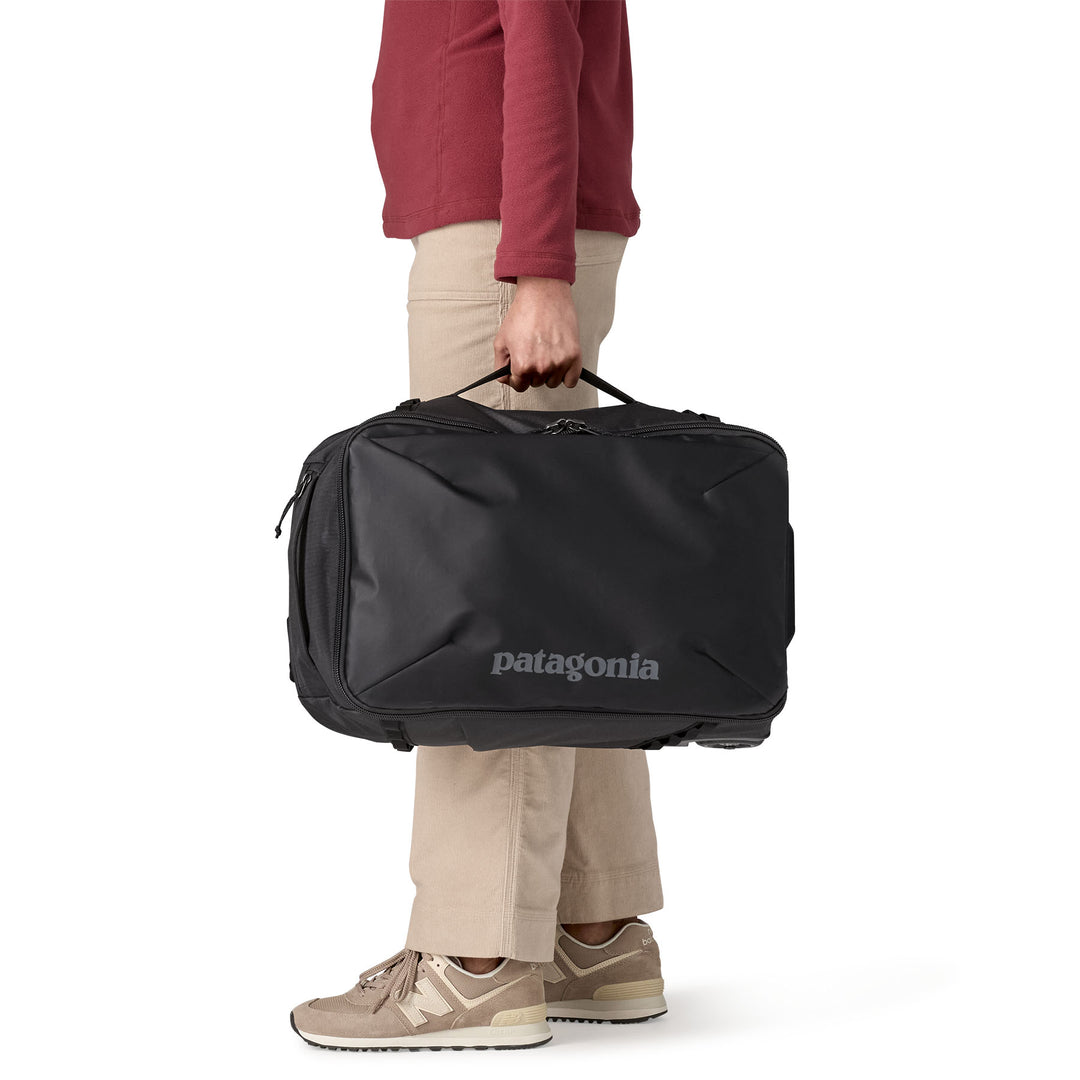 Patagonia : Black Hole® MLC® Wheeled Duffel 34L (USE CODE TRVL50 for 50%off)